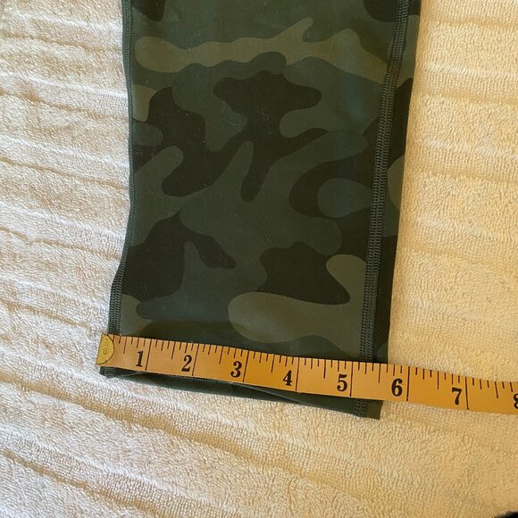 GapFit Leggings - green camo pattern - Picture 13 of 16